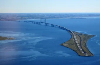 Why bridges get more political the longer they are