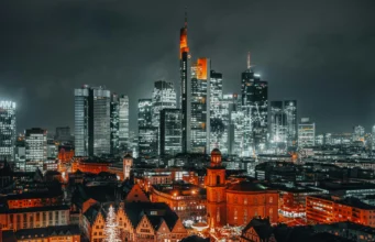 Why certain cities became financial capitals — and others, equally positioned, did not